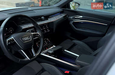 Внедорожник / Кроссовер Audi Q8 Sportback e-tron 2023 в 