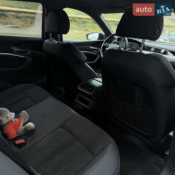 Внедорожник / Кроссовер Audi Q8 Sportback e-tron 2023 в Черновцах