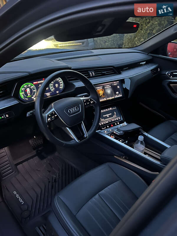 Внедорожник / Кроссовер Audi Q8 Sportback e-tron 2023 в Харькове