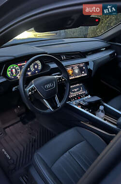 Внедорожник / Кроссовер Audi Q8 Sportback e-tron 2023 в 