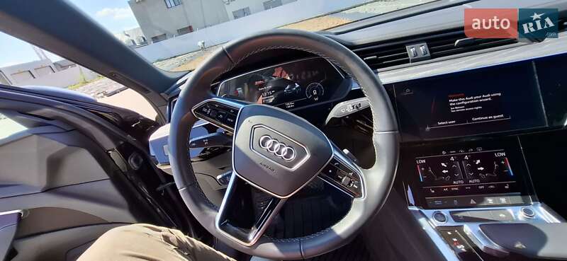 Внедорожник / Кроссовер Audi Q8 Sportback e-tron 2023 в Львове