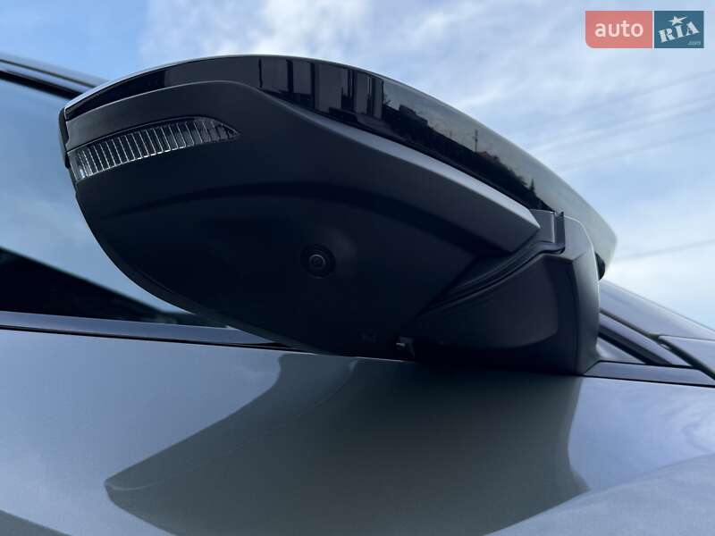 Внедорожник / Кроссовер Audi Q8 Sportback e-tron 2023 в Черновцах
