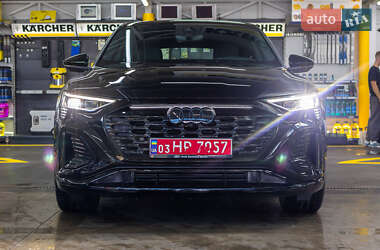 Позашляховик / Кросовер Audi Q8 Sportback e-tron 2023 в Чернівцях