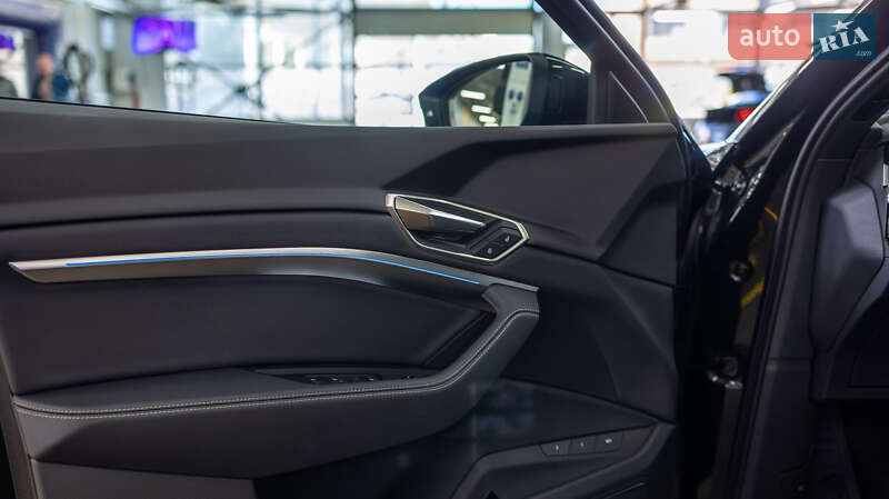 Внедорожник / Кроссовер Audi Q8 Sportback e-tron 2023 в Черновцах фото 13 Внедорожник / Кроссовер Audi Q8 Sportback e-tron 2023 в Черновцах