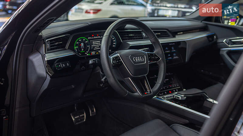 Внедорожник / Кроссовер Audi Q8 Sportback e-tron 2023 в Черновцах фото 16 Внедорожник / Кроссовер Audi Q8 Sportback e-tron 2023 в Черновцах