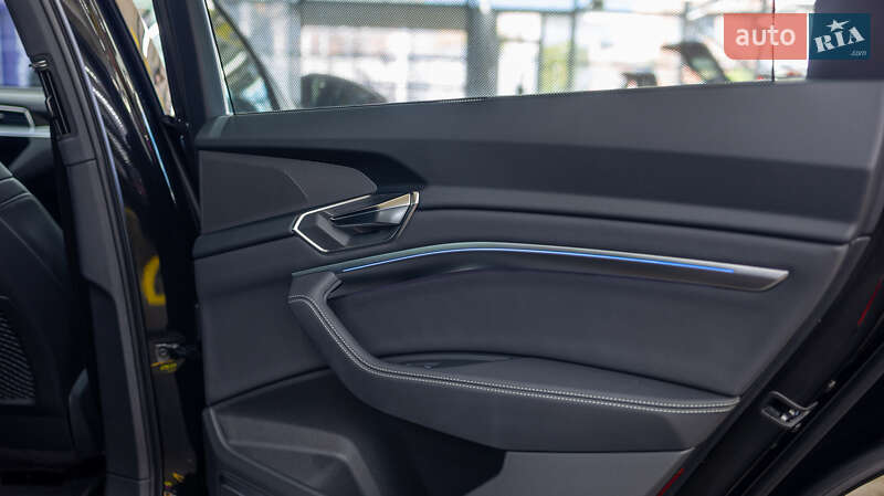 Внедорожник / Кроссовер Audi Q8 Sportback e-tron 2023 в Черновцах фото 26 Внедорожник / Кроссовер Audi Q8 Sportback e-tron 2023 в Черновцах