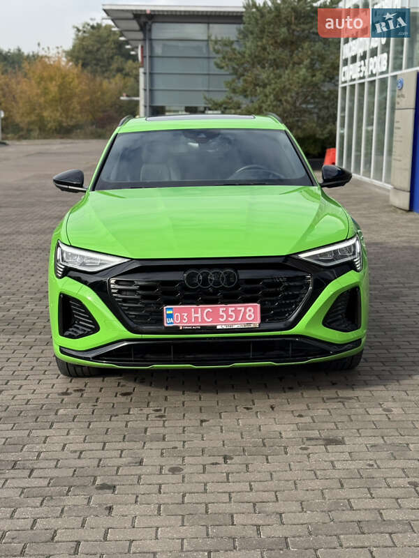 Позашляховик / Кросовер Audi Q8 Sportback e-tron 2023 в Рівному