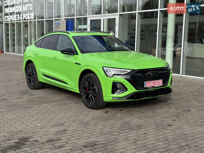 Позашляховик / Кросовер Audi Q8 Sportback e-tron 2023 в Рівному
