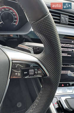 Внедорожник / Кроссовер Audi Q8 Sportback e-tron 2023 в 