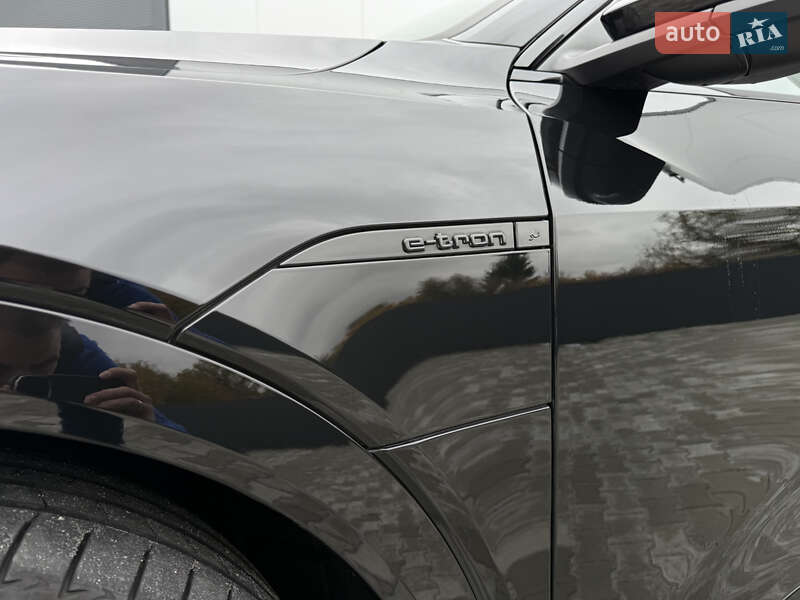 Позашляховик / Кросовер Audi Q8 Sportback e-tron 2023 в Мукачевому фото 25 Позашляховик / Кросовер Audi Q8 Sportback e-tron 2023 в Мукачевому