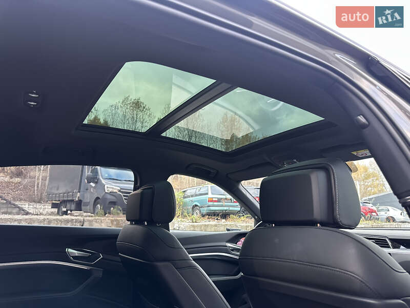 Внедорожник / Кроссовер Audi Q8 Sportback e-tron 2023 в Киеве