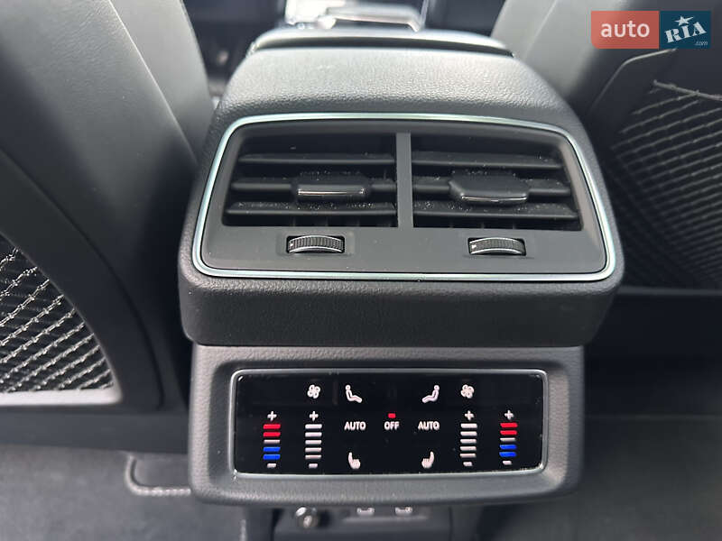 Внедорожник / Кроссовер Audi Q8 Sportback e-tron 2023 в Киеве