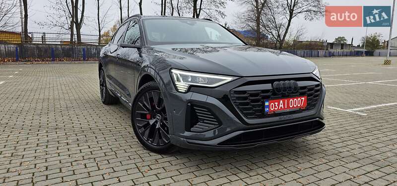 Позашляховик / Кросовер Audi Q8 Sportback e-tron 2024 в Тернополі