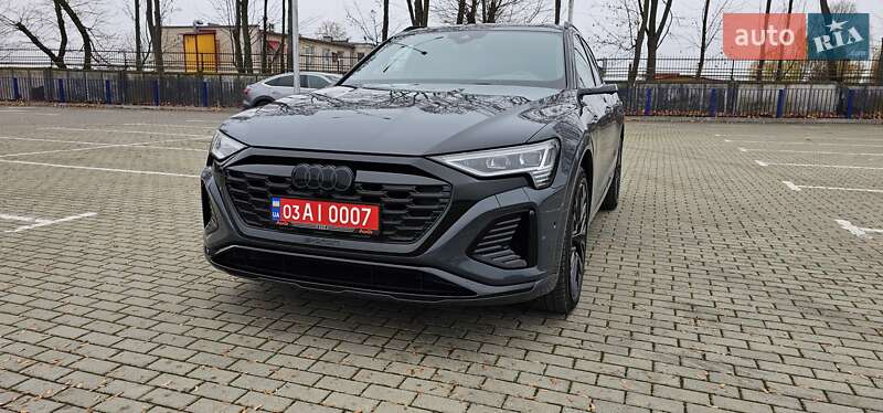 Позашляховик / Кросовер Audi Q8 Sportback e-tron 2024 в Тернополі