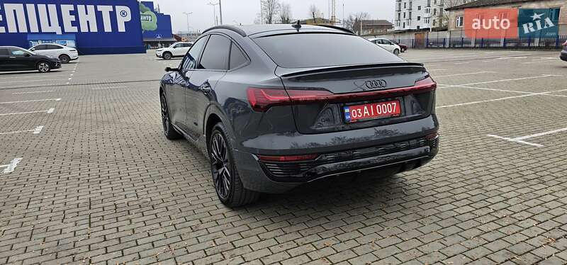 Позашляховик / Кросовер Audi Q8 Sportback e-tron 2024 в Тернополі
