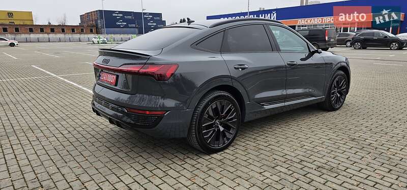Позашляховик / Кросовер Audi Q8 Sportback e-tron 2024 в Тернополі