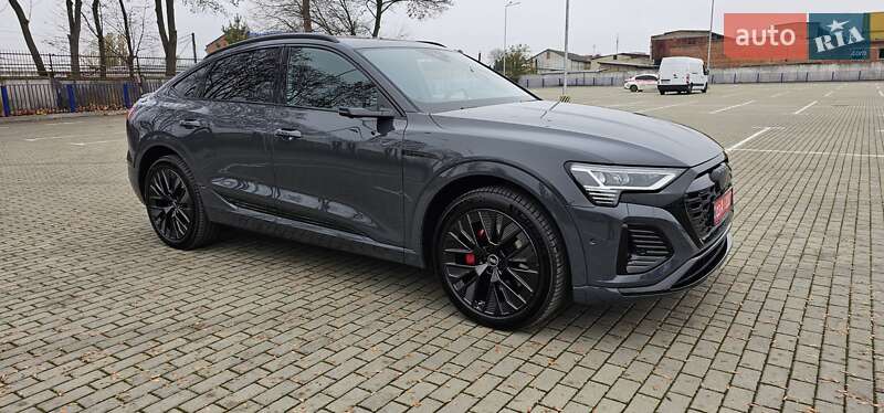 Позашляховик / Кросовер Audi Q8 Sportback e-tron 2024 в Тернополі