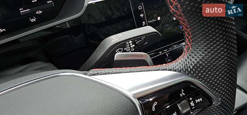 Позашляховик / Кросовер Audi Q8 Sportback e-tron 2024 в Тернополі