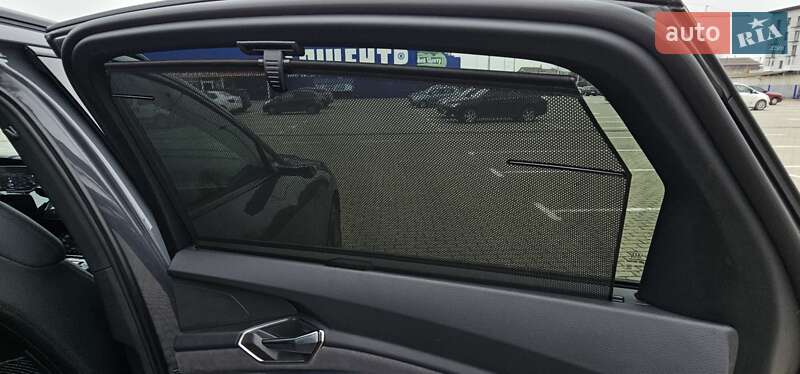 Позашляховик / Кросовер Audi Q8 Sportback e-tron 2024 в Тернополі