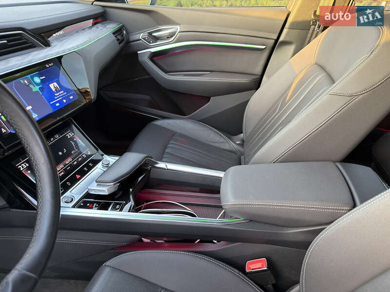 Внедорожник / Кроссовер Audi Q8 Sportback e-tron 2023 в Полтаве
