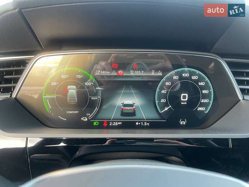 Позашляховик / Кросовер Audi Q8 Sportback e-tron 2023 в Львові