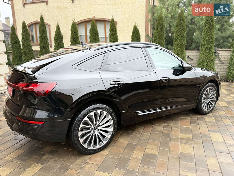 Внедорожник / Кроссовер Audi Q8 Sportback e-tron 2024 в Черновцах