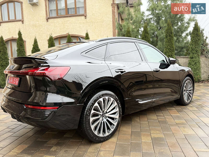 Внедорожник / Кроссовер Audi Q8 Sportback e-tron 2024 в Черновцах