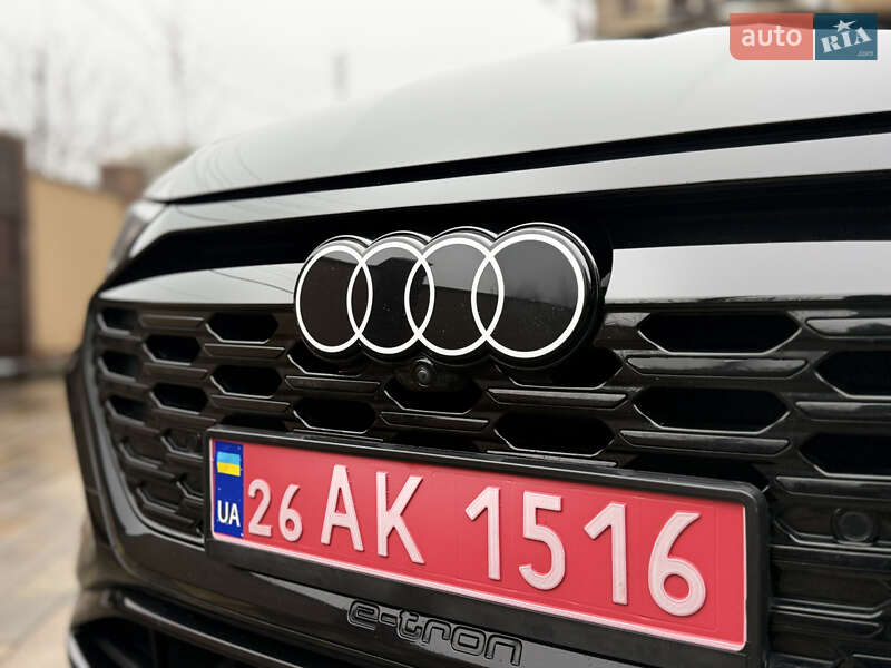 Внедорожник / Кроссовер Audi Q8 Sportback e-tron 2024 в Черновцах