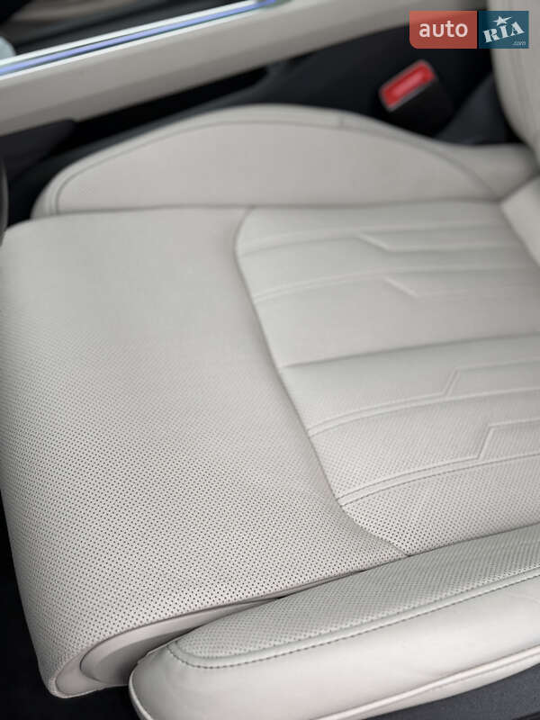 Внедорожник / Кроссовер Audi Q8 Sportback e-tron 2024 в Черновцах