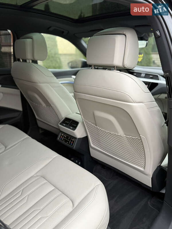 Внедорожник / Кроссовер Audi Q8 Sportback e-tron 2024 в Черновцах