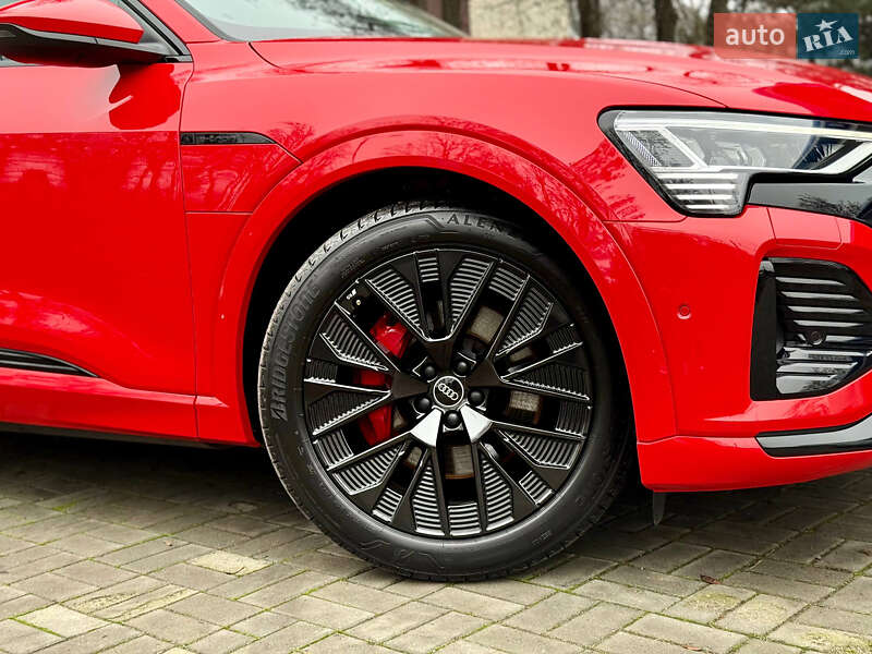 Внедорожник / Кроссовер Audi Q8 Sportback e-tron 2023 в Днепре