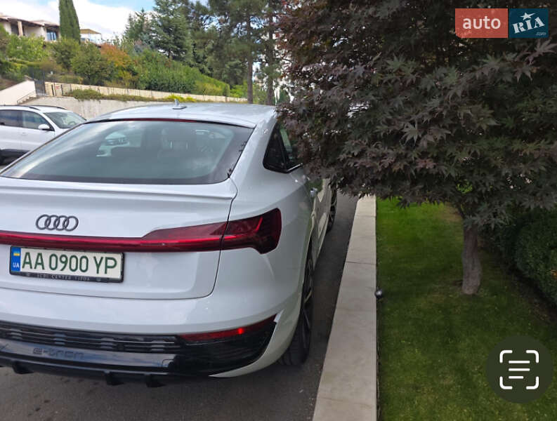 Позашляховик / Кросовер Audi Q8 Sportback e-tron 2023 в Одесі фото 4 Позашляховик / Кросовер Audi Q8 Sportback e-tron 2023 в Одесі