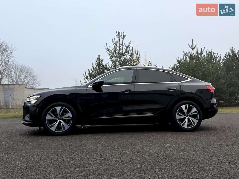 Позашляховик / Кросовер Audi Q8 Sportback e-tron 2024 в Ковелі