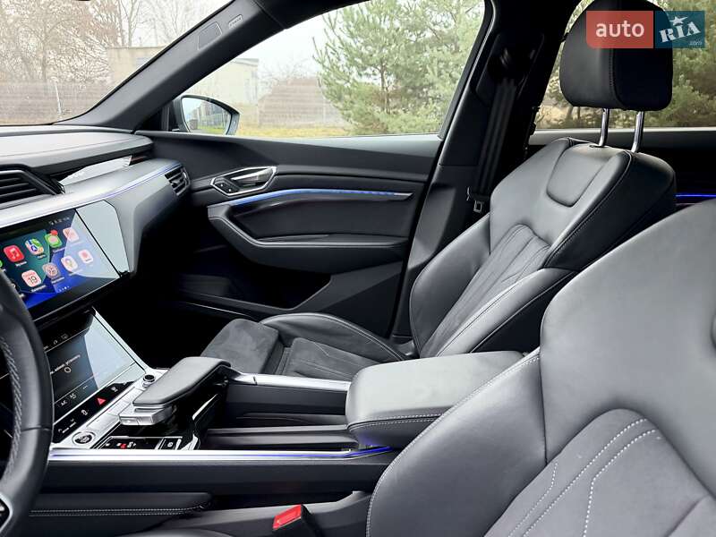 Позашляховик / Кросовер Audi Q8 Sportback e-tron 2024 в Ковелі