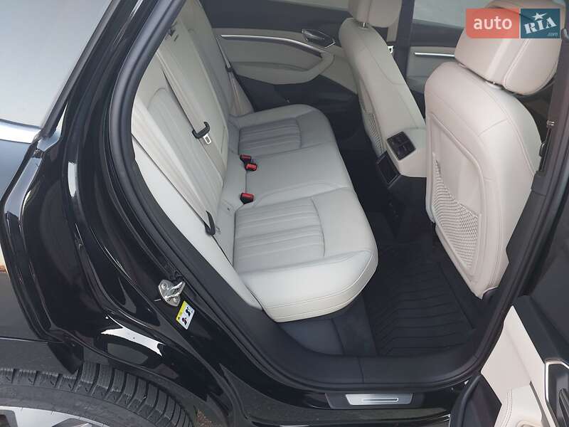 Внедорожник / Кроссовер Audi Q8 Sportback e-tron 2023 в Харькове фото 29 Внедорожник / Кроссовер Audi Q8 Sportback e-tron 2023 в Харькове