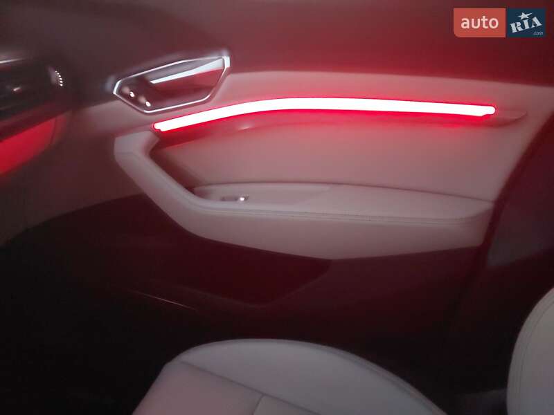 Внедорожник / Кроссовер Audi Q8 Sportback e-tron 2023 в Харькове фото 41 Внедорожник / Кроссовер Audi Q8 Sportback e-tron 2023 в Харькове
