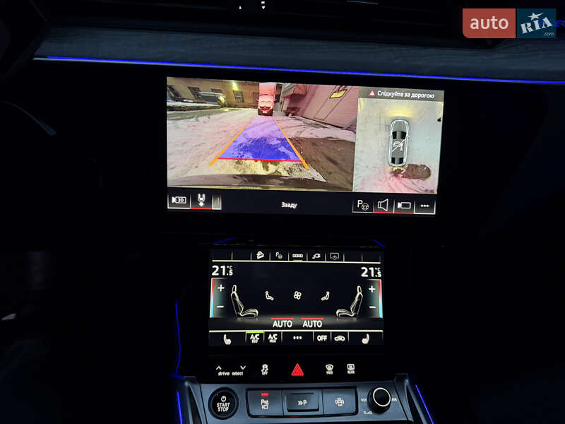 Позашляховик / Кросовер Audi Q8 Sportback e-tron 2023 в Києві