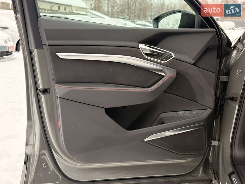 Внедорожник / Кроссовер Audi Q8 Sportback e-tron 2023 в Луцке