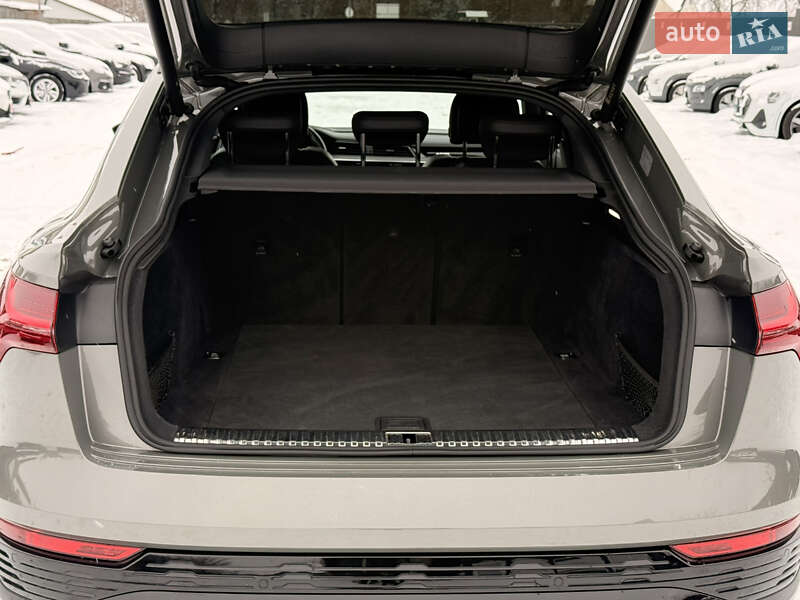 Внедорожник / Кроссовер Audi Q8 Sportback e-tron 2023 в Луцке