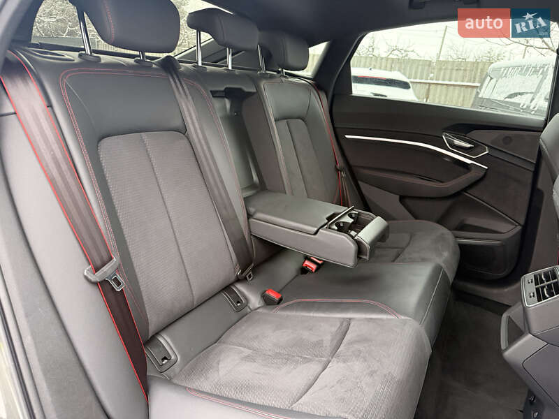 Внедорожник / Кроссовер Audi Q8 Sportback e-tron 2023 в Луцке