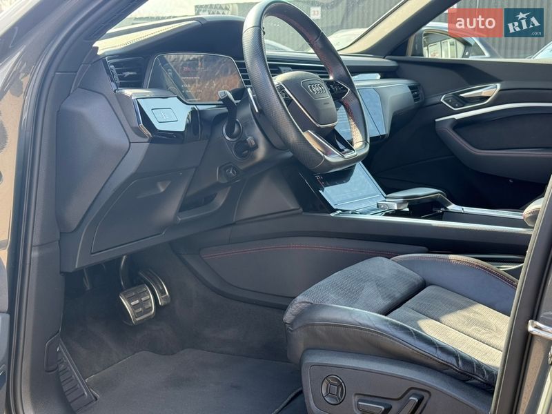 Внедорожник / Кроссовер Audi Q8 Sportback e-tron 2023 в Луцке
