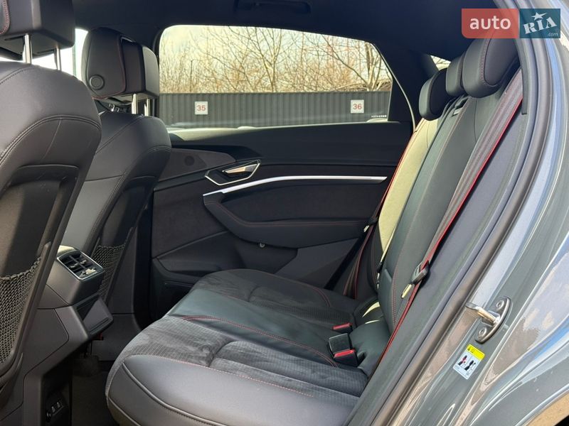 Внедорожник / Кроссовер Audi Q8 Sportback e-tron 2023 в Луцке