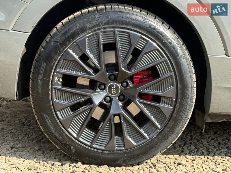 Внедорожник / Кроссовер Audi Q8 Sportback e-tron 2023 в Луцке