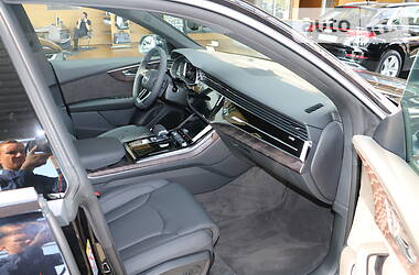 Позашляховик / Кросовер Audi Q8 2019 в 