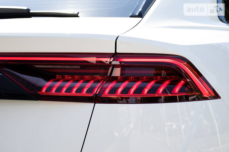 Позашляховик / Кросовер Audi Q8 2019 в Києві фото 12 Позашляховик / Кросовер Audi Q8 2019 в Києві