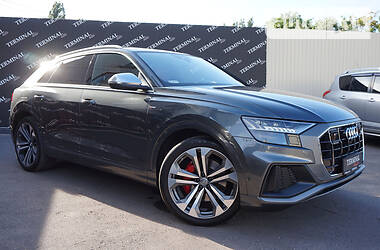 Позашляховик / Кросовер Audi Q8 2018 в  фото 75 Позашляховик / Кросовер Audi Q8 2018 в