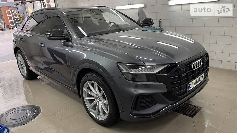 Внедорожник / Кроссовер Audi Q8 2019 в Киеве