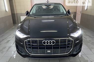 Внедорожник / Кроссовер Audi Q8 2021 в 