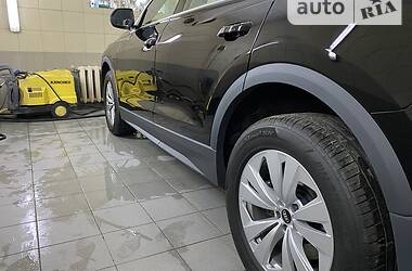 Внедорожник / Кроссовер Audi Q8 2021 в 