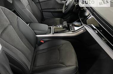 Внедорожник / Кроссовер Audi Q8 2021 в 
